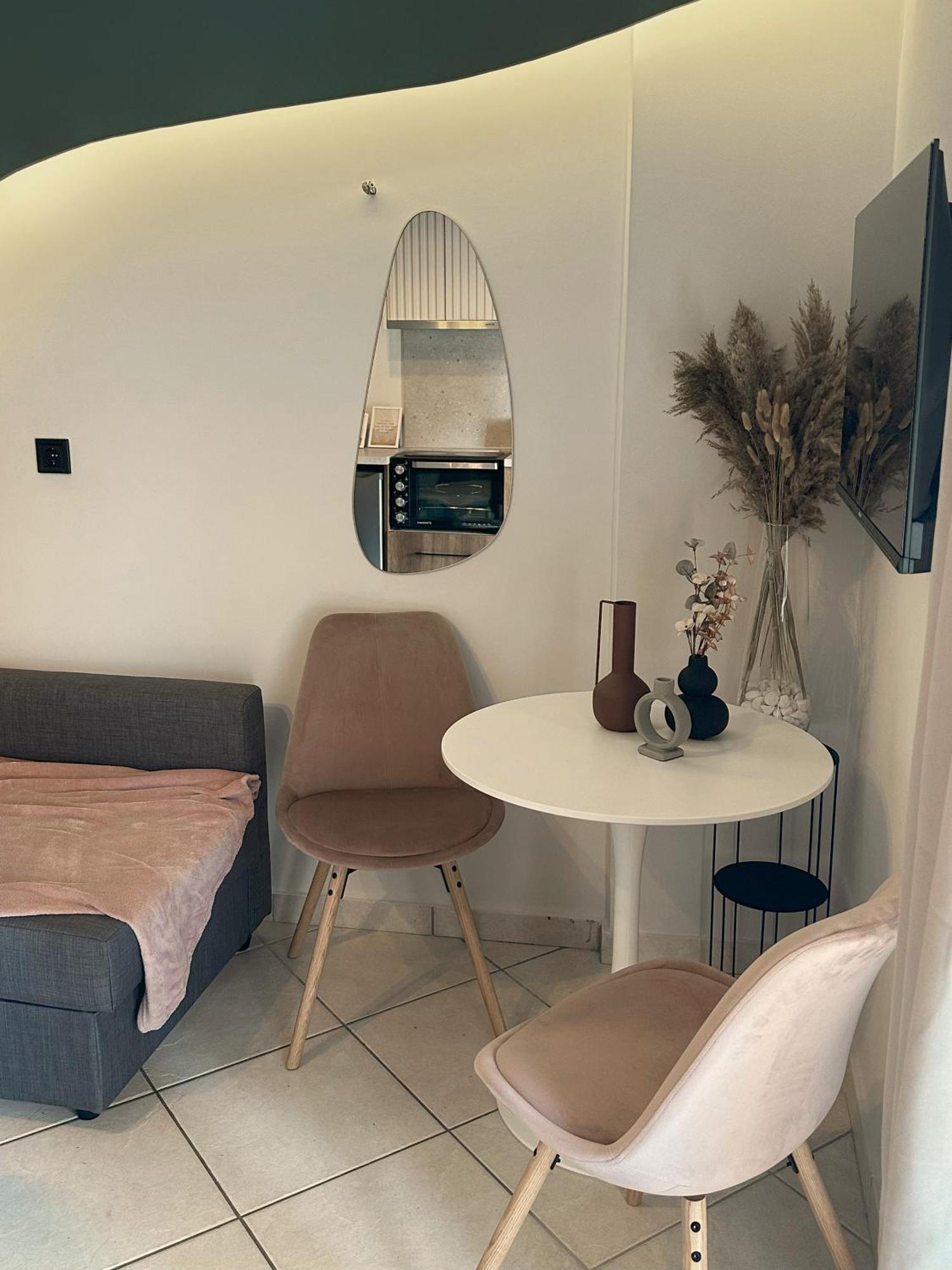 Less Is More Apartment Preveza Exterior foto